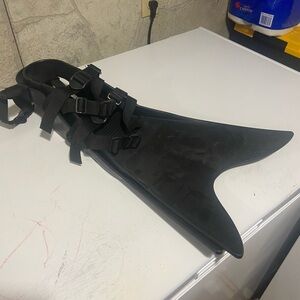 Outcast black kick fins